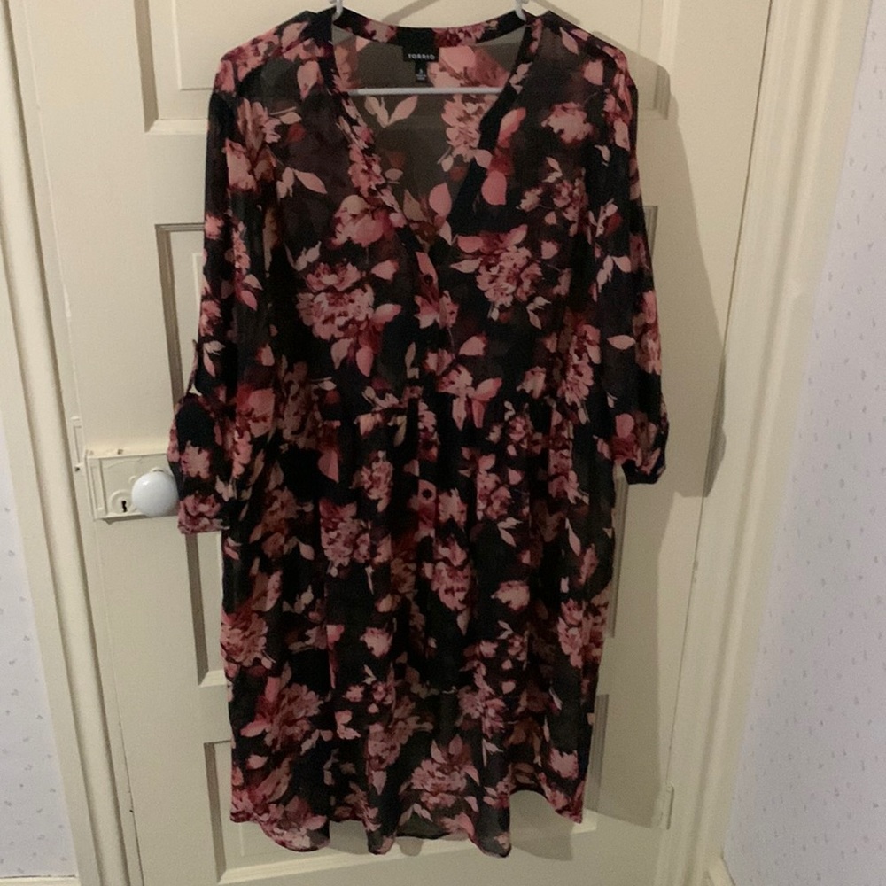 Torrid Size 3 duster, button up